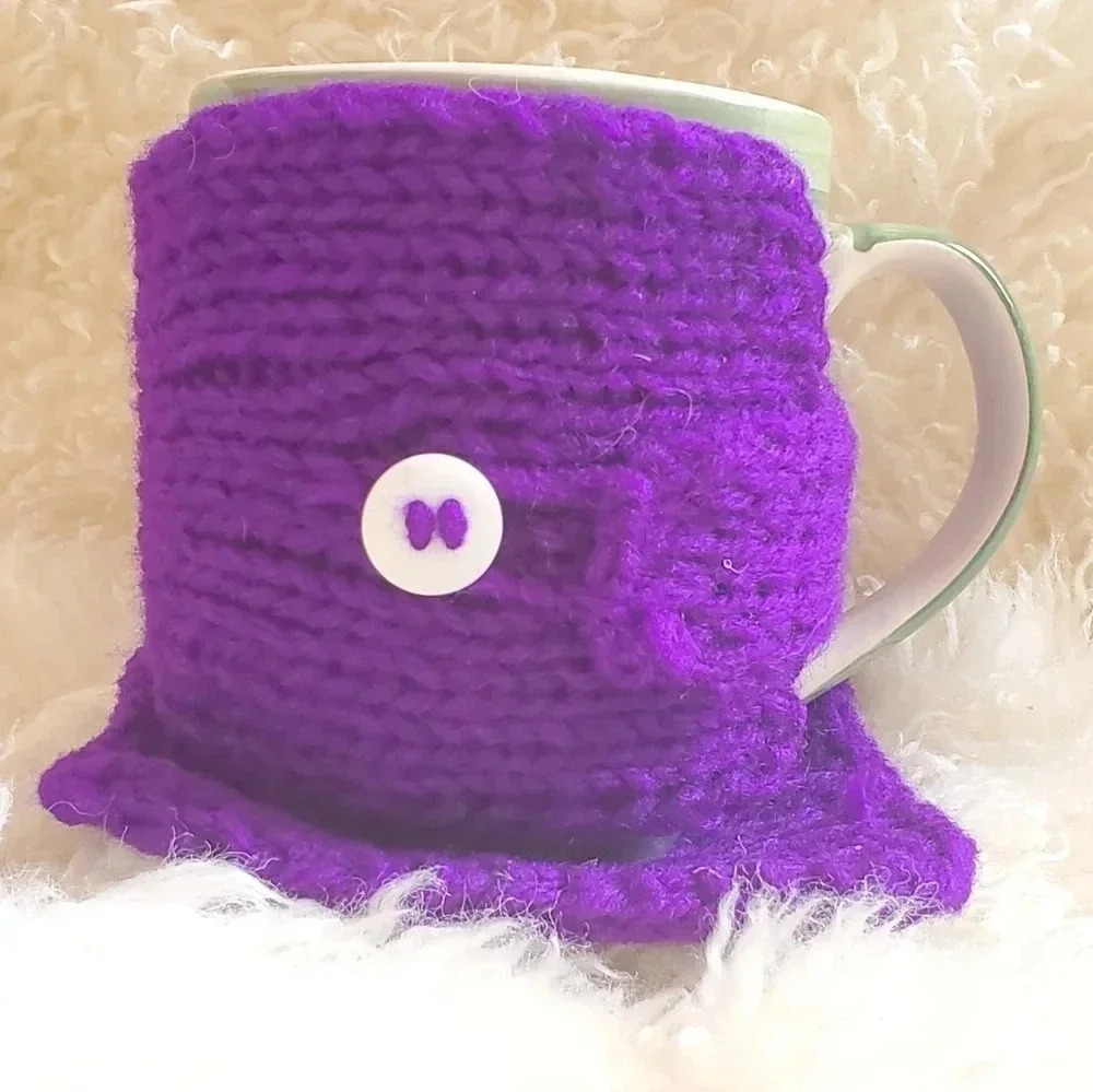 Hand knit mug warmer and mug rug​​​